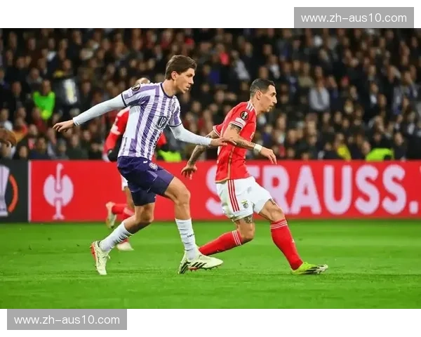 传中制造威胁战术奏效 朗斯利用定位球多次攻破巴黎FC 传中制造威胁战术奏效 朗斯利用定位球多次攻破巴黎FC